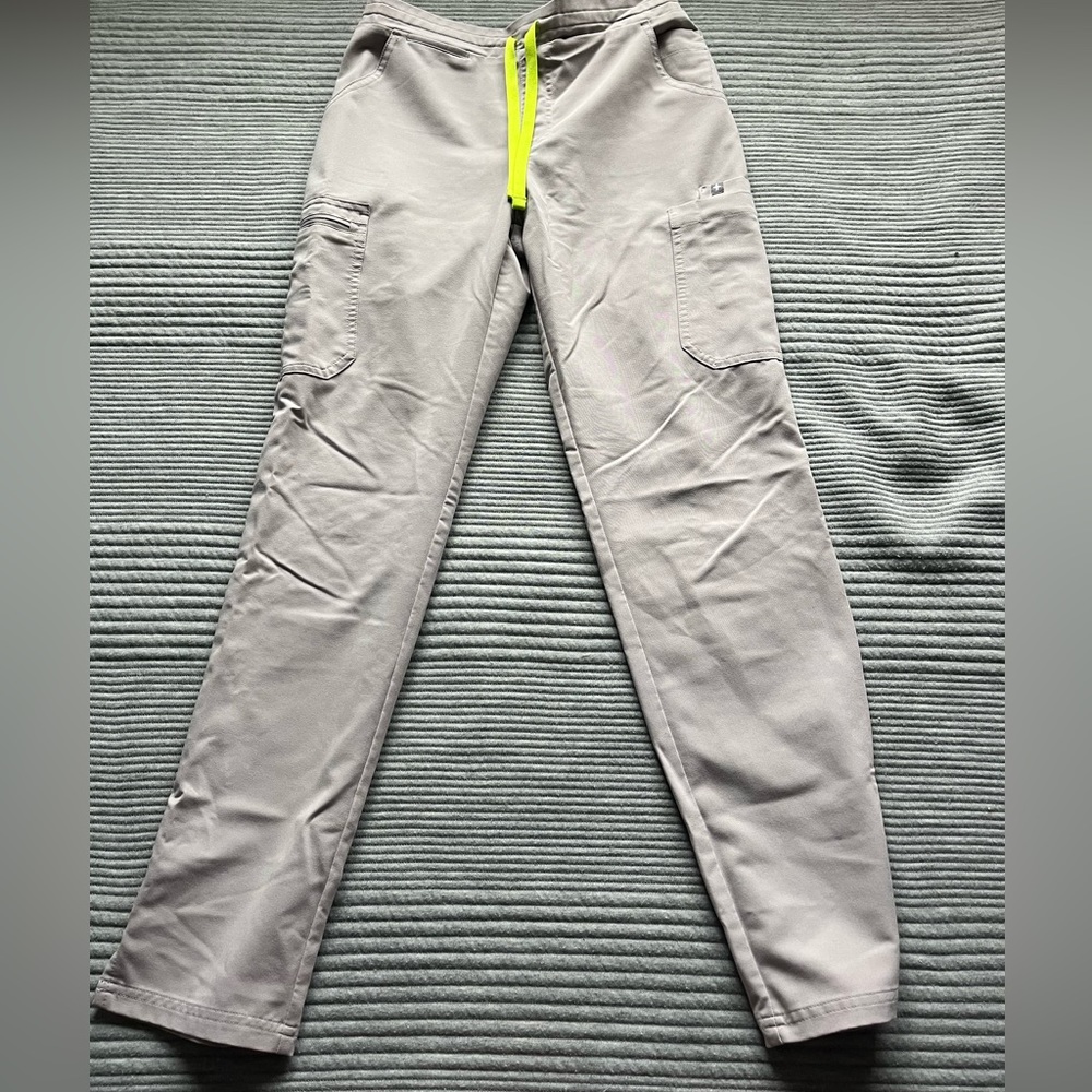 Women’s Figs Yola skinny scrub pants - S/Slate